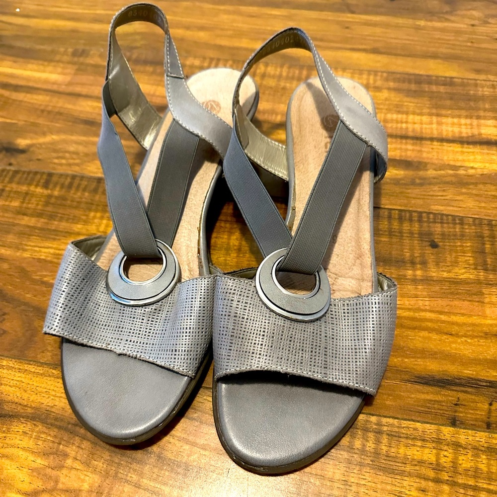 Remote sling back kitten heel sandal